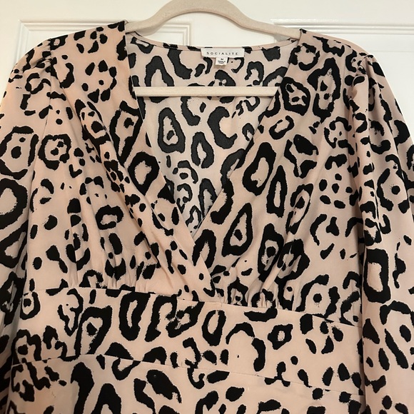 Socialite Leopard Cheetah Animal Print Long Sleeve Dress Womens Medium NEW - Picture 2 of 8